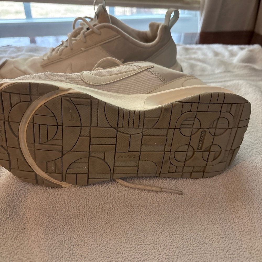 Nike Air Max INTRLK Lite Cream Athletic Shoes - Picture 2 of 5
